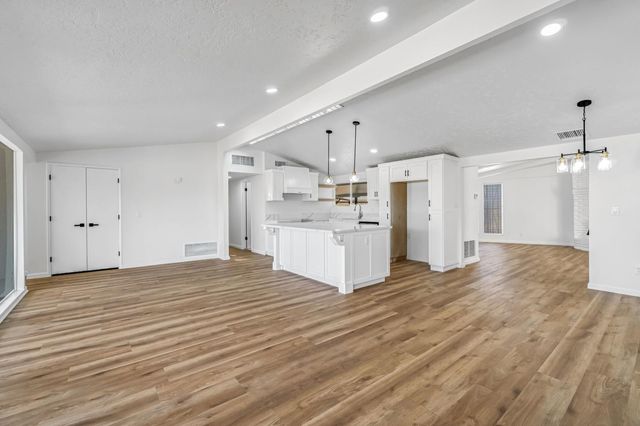 2622 N 2nd Street, Fresno, CA 93703