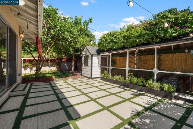 6422 Lubao Ave, Woodland Hills (los Angeles), CA 91367