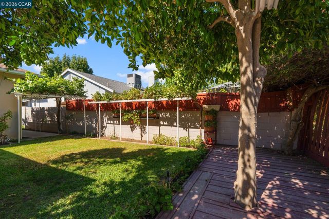 6422 Lubao Ave, Woodland Hills (los Angeles), CA 91367