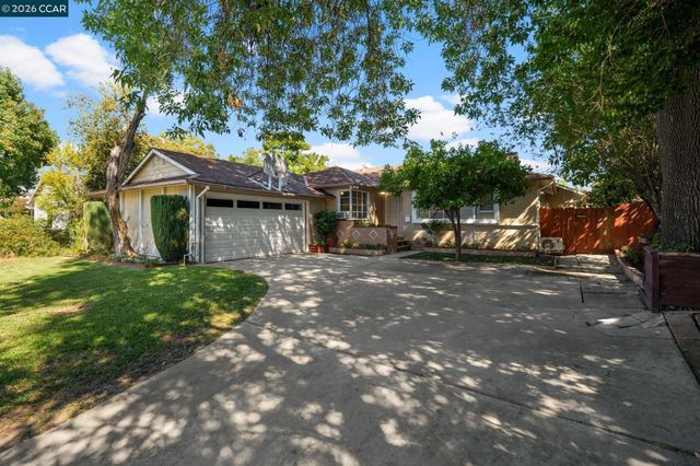 6422 Lubao Ave, Woodland Hills (los Angeles), CA 91367