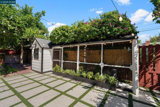 6422 Lubao Ave, Woodland Hills (los Angeles), CA 91367