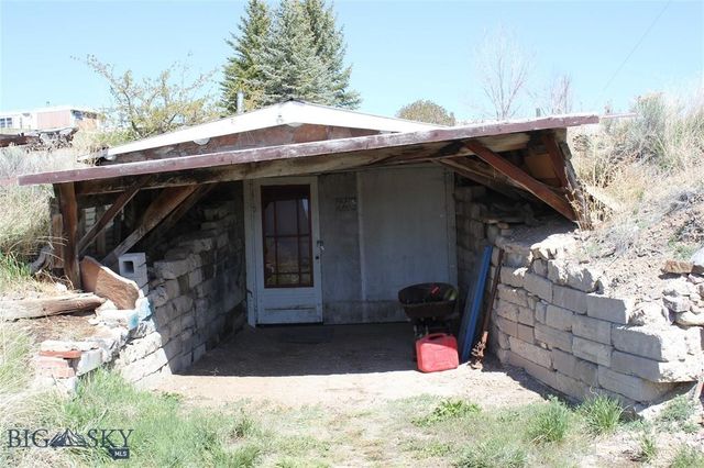 1070 Lovers Leap Road, Dillon, MT 59725