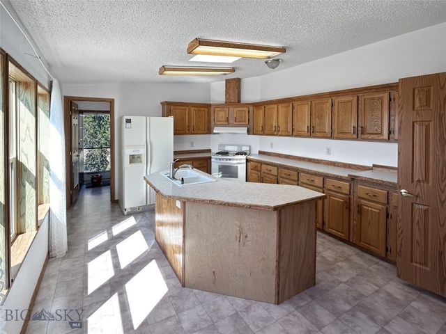 1070 Lovers Leap Road, Dillon, MT 59725