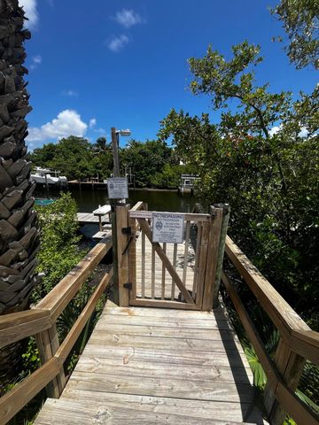 809 HUMMINGBIRD Way 5C, North Palm Beach, FL 33408