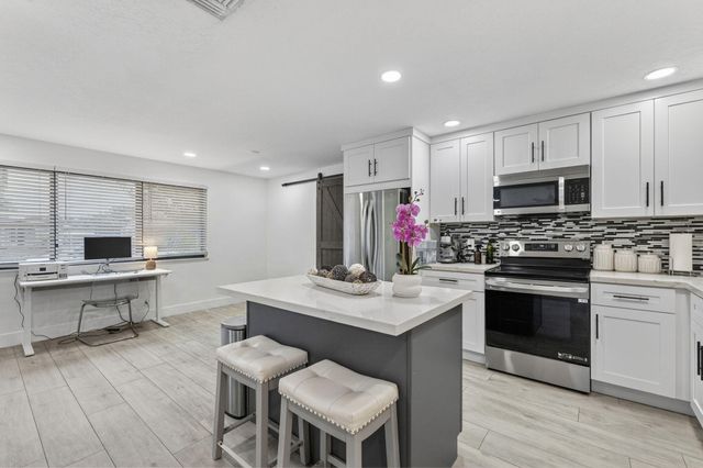 830 NE 59th Court, Oakland Park, FL 33334