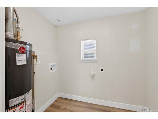 1341 Jamaica St, Aurora, CO 80010