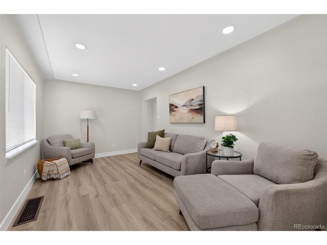 1341 Jamaica St, Aurora, CO 80010