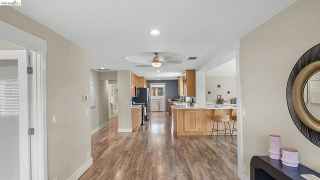 700 Brownstone RD, Oakley, CA 94561