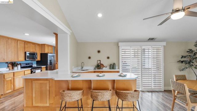 700 Brownstone RD, Oakley, CA 94561