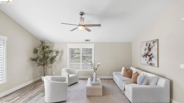 700 Brownstone RD, Oakley, CA 94561