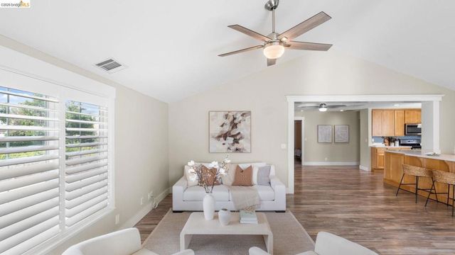 700 Brownstone RD, Oakley, CA 94561