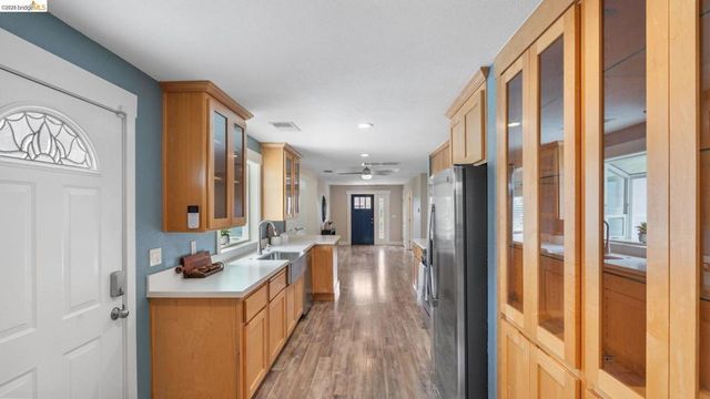 700 Brownstone RD, Oakley, CA 94561