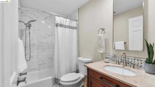 700 Brownstone RD, Oakley, CA 94561