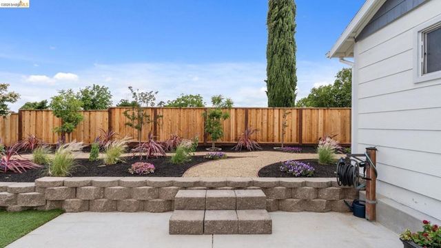 700 Brownstone RD, Oakley, CA 94561