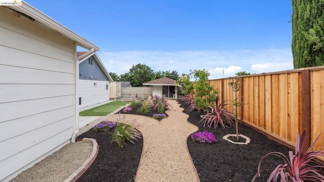 700 Brownstone RD, Oakley, CA 94561