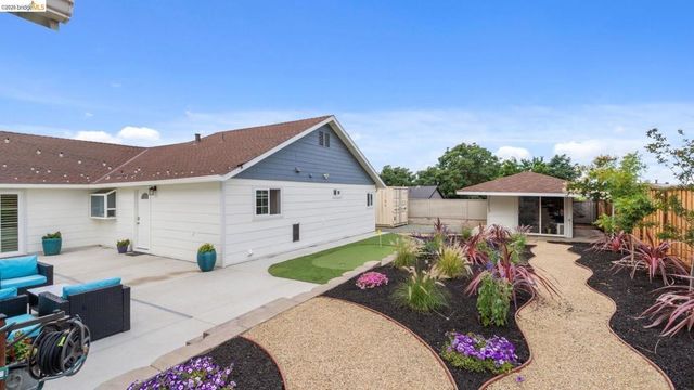 700 Brownstone RD, Oakley, CA 94561