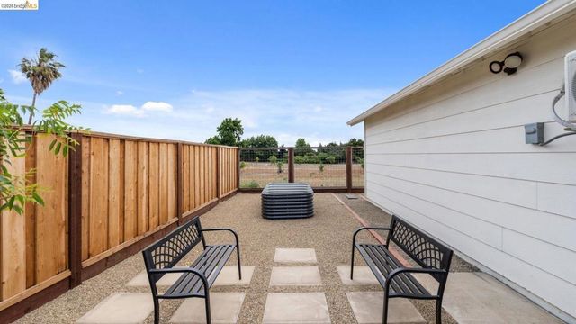 700 Brownstone RD, Oakley, CA 94561