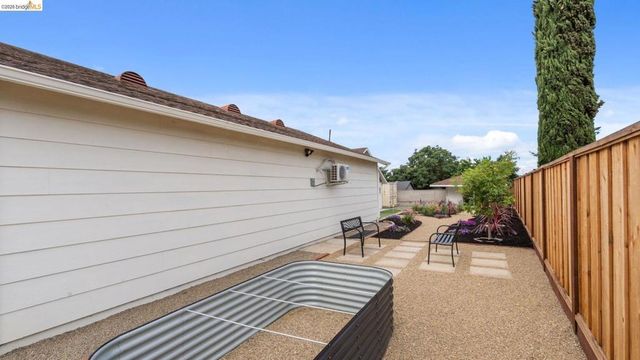 700 Brownstone RD, Oakley, CA 94561