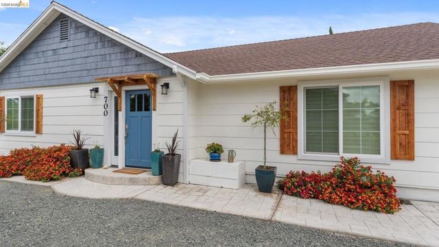 700 Brownstone RD, Oakley, CA 94561