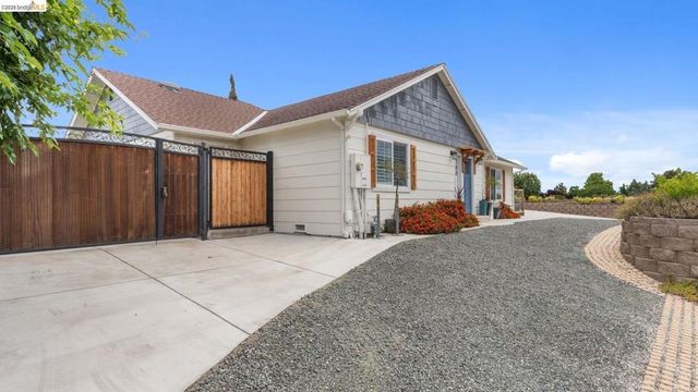 700 Brownstone RD, Oakley, CA 94561