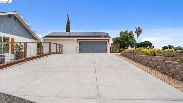 700 Brownstone RD, Oakley, CA 94561