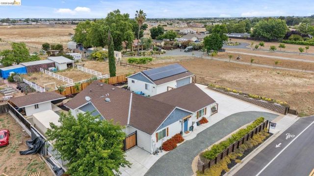 700 Brownstone RD, Oakley, CA 94561