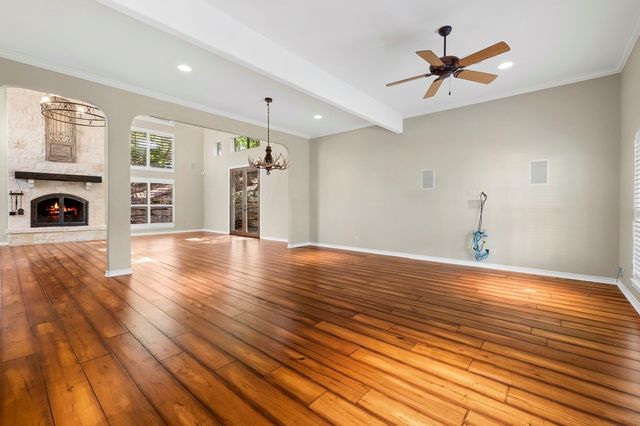 1031 Bluebell Rd, Kerrville, TX 78028