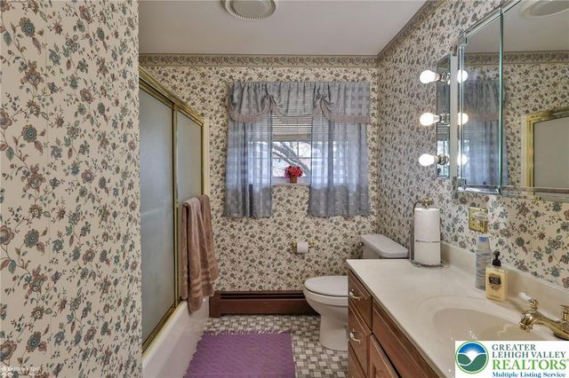 4514 Steuben Road, Lower Nazareth Twp, PA 18020