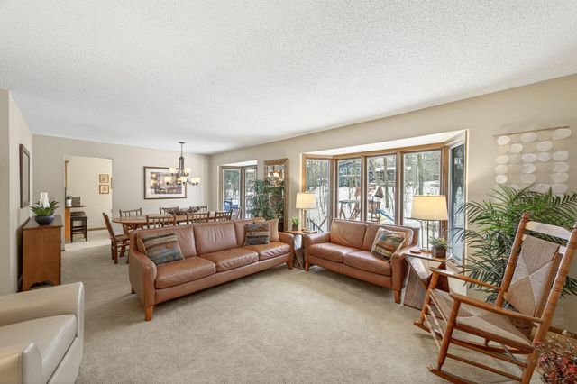 12825 Woodview Lane, Burnsville, MN 55337