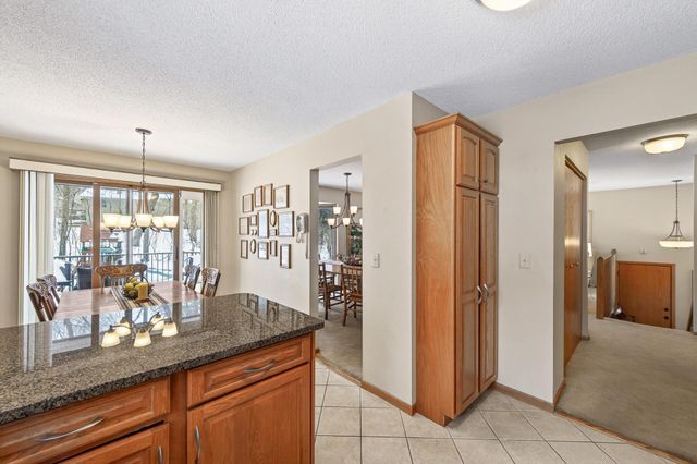 12825 Woodview Lane, Burnsville, MN 55337