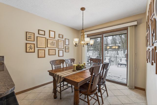 12825 Woodview Lane, Burnsville, MN 55337