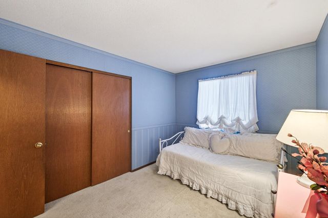 12825 Woodview Lane, Burnsville, MN 55337