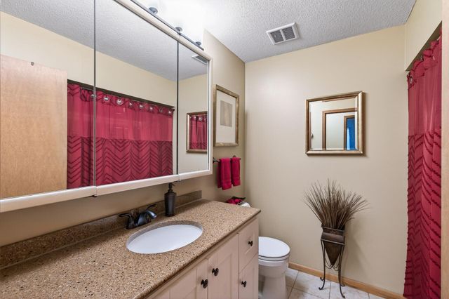 12825 Woodview Lane, Burnsville, MN 55337