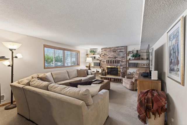 12825 Woodview Lane, Burnsville, MN 55337