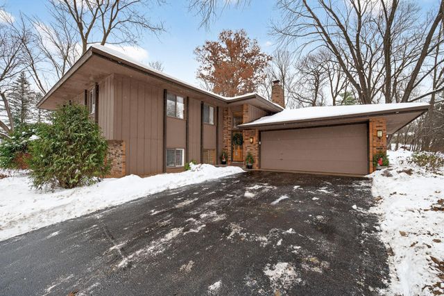 12825 Woodview Lane, Burnsville, MN 55337
