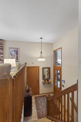 12825 Woodview Lane, Burnsville, MN 55337