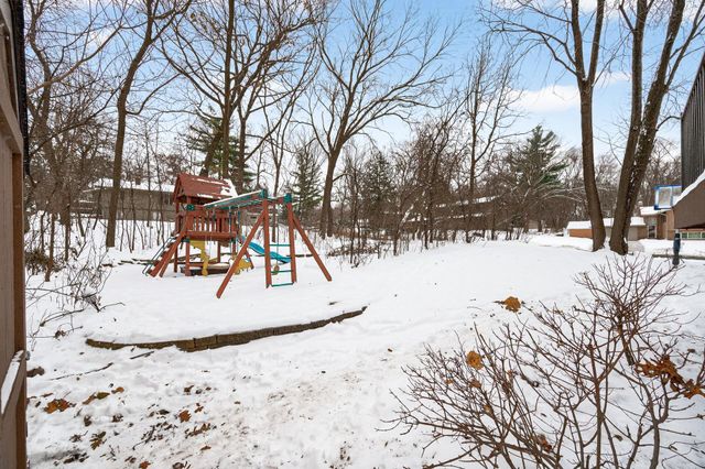 12825 Woodview Lane, Burnsville, MN 55337