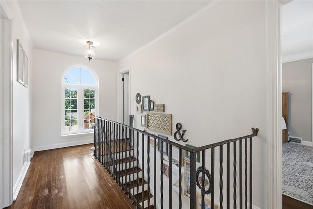 130 Crestview Dr, Pleasant Hills, PA 15236
