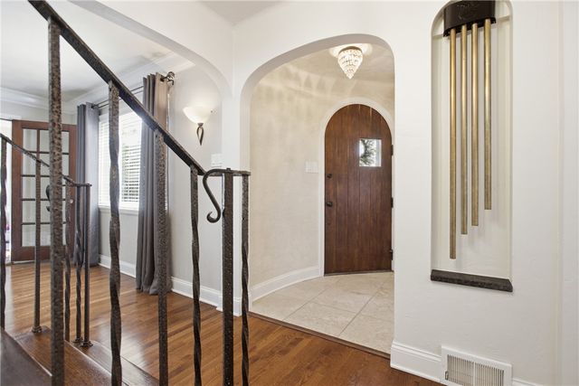 130 Crestview Dr, Pleasant Hills, PA 15236