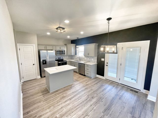 2038 Jackie Lorraine Dr, Clarksville, TN 37042