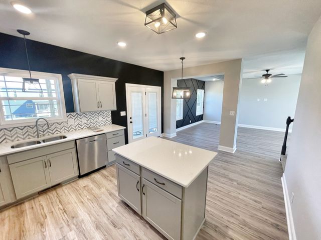 2038 Jackie Lorraine Dr, Clarksville, TN 37042