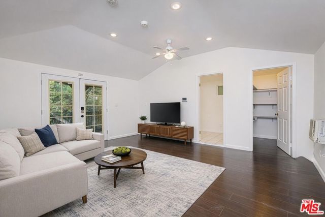 3724 Dixie Canyon Avenue, Sherman Oaks, CA 91423