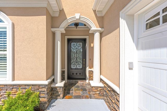 2117 Via Palma Dr., North Myrtle Beach, SC 29582