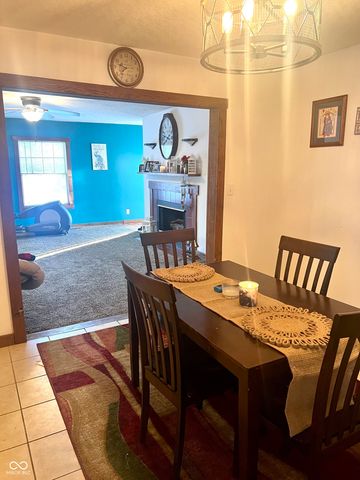 2976 W Rose Hill Lane, Rosedale, IN 47874