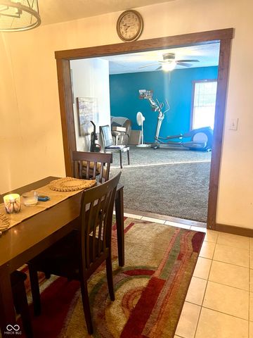 2976 W Rose Hill Lane, Rosedale, IN 47874