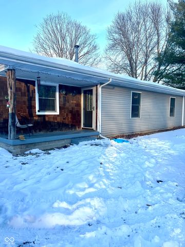 2976 W Rose Hill Lane, Rosedale, IN 47874