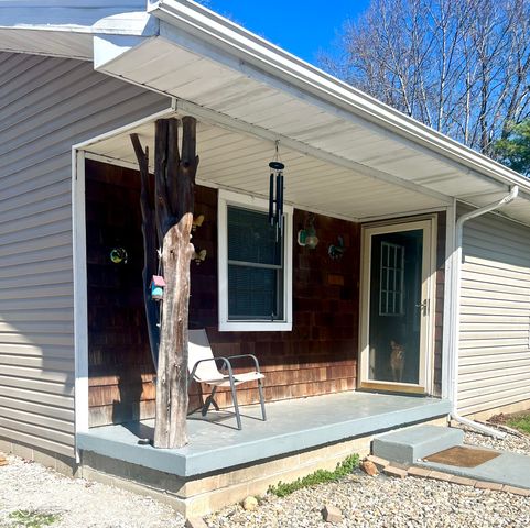 2976 W Rose Hill Lane, Rosedale, IN 47874