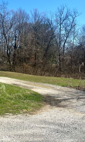 2976 W Rose Hill Lane, Rosedale, IN 47874