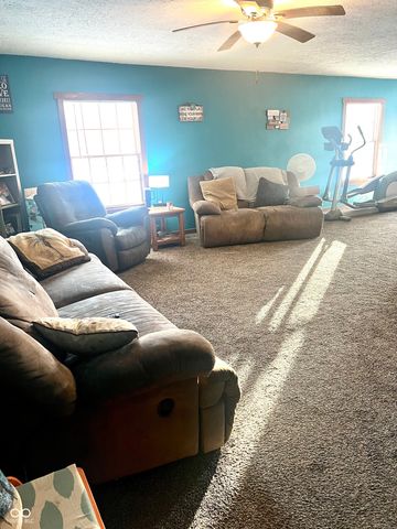 2976 W Rose Hill Lane, Rosedale, IN 47874