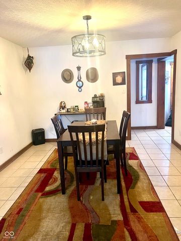 2976 W Rose Hill Lane, Rosedale, IN 47874